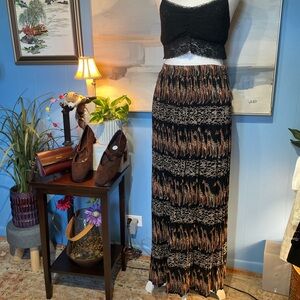 Elegant Black and Tan Maxi Skirt